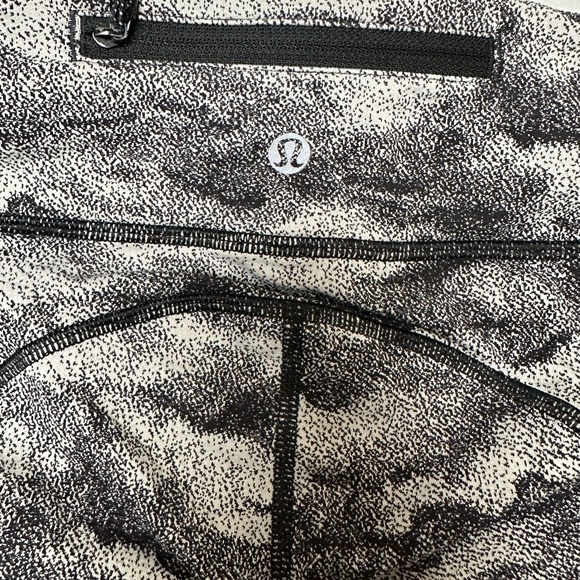 Lululemon
Leggings🖤 - Picture 6 of 7